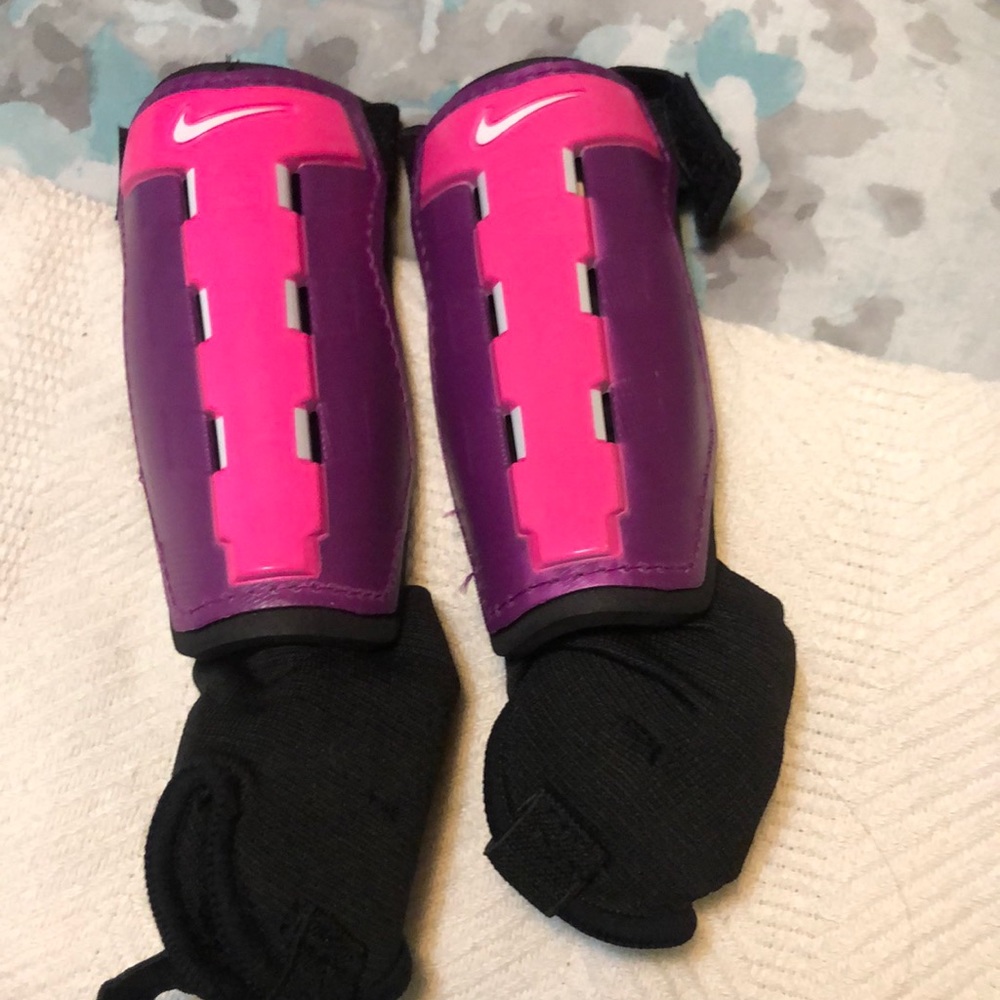 Nike shin guards (kids)